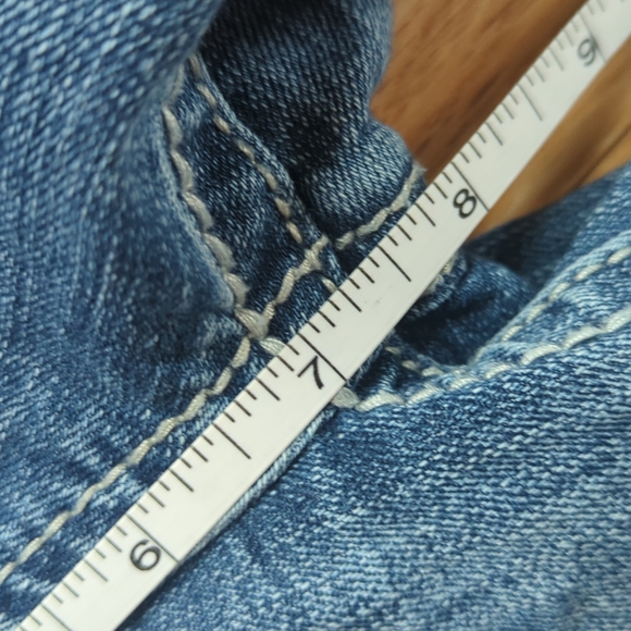 Maurices "Straight" Capri Jeans - Picture 9 of 11